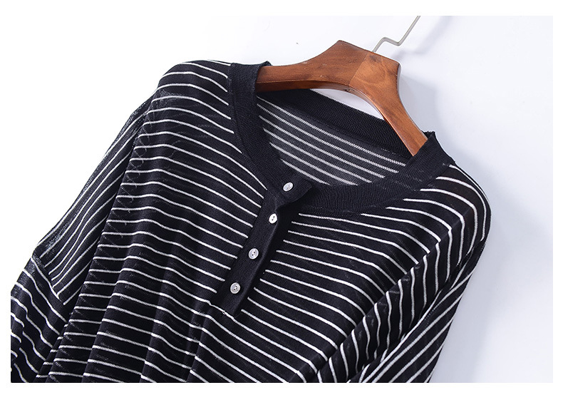 时尚条纹针织拼接圆领溜肩袖针织t恤女