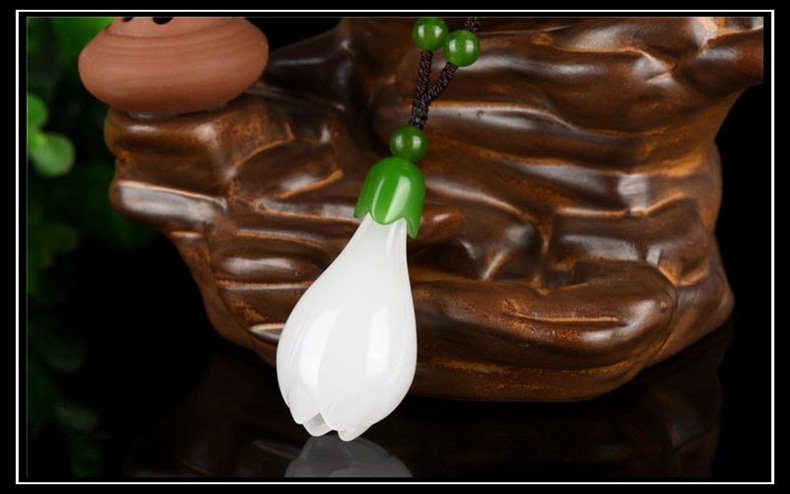 天然新疆卡瓦石挂件 手工白玉兰花吊坠 碧玉色项链玉坠毛衣链饰品