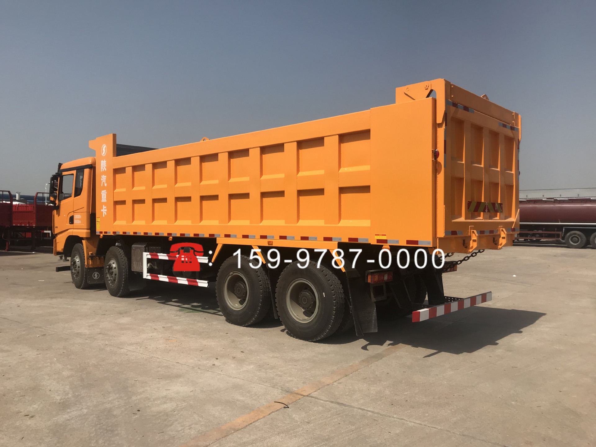 陕汽德龙x3000自卸车 8x4自卸车 前四后八自卸车 8米
