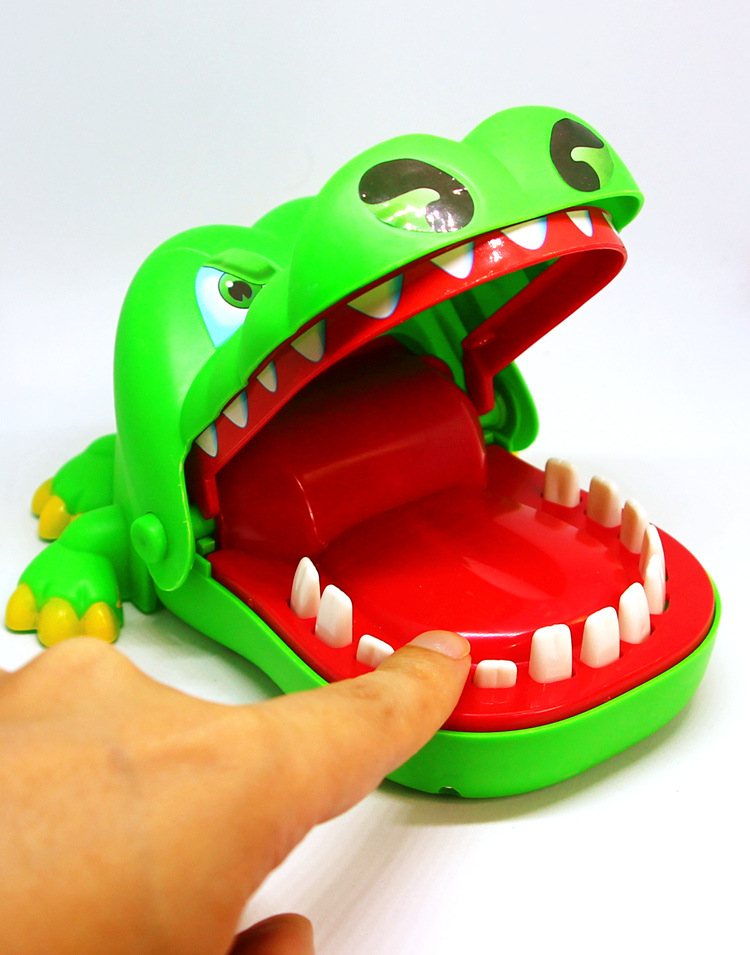 咬手玩具 游戏 鳄鱼玩具咬手大号亲子游戏儿童整蛊玩具