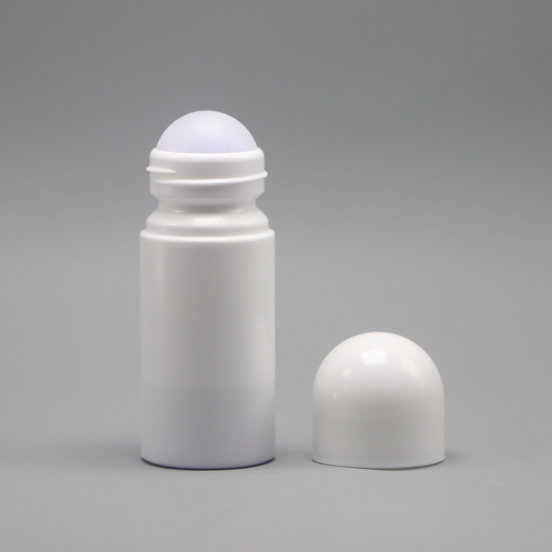 直销注吹50ml hdpe 三件套白色塑料滚珠瓶走珠瓶 除臭香体露止汗