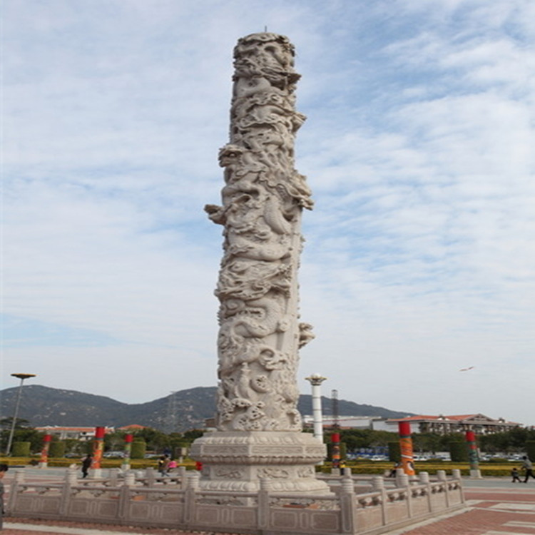 黄锈石园林山上雕刻花纹图案盘龙柱 石雕广场装饰造型