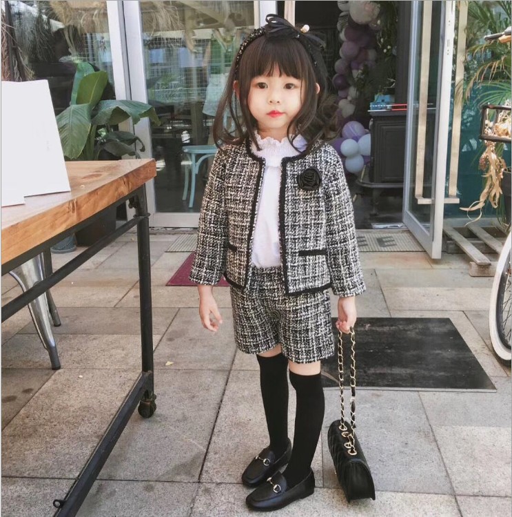 2022 Spring and Autumn New Children's Suit Girls' Two-Piece Suit Korean Version of Chanel's Style Coat Shorts Girls' Suit