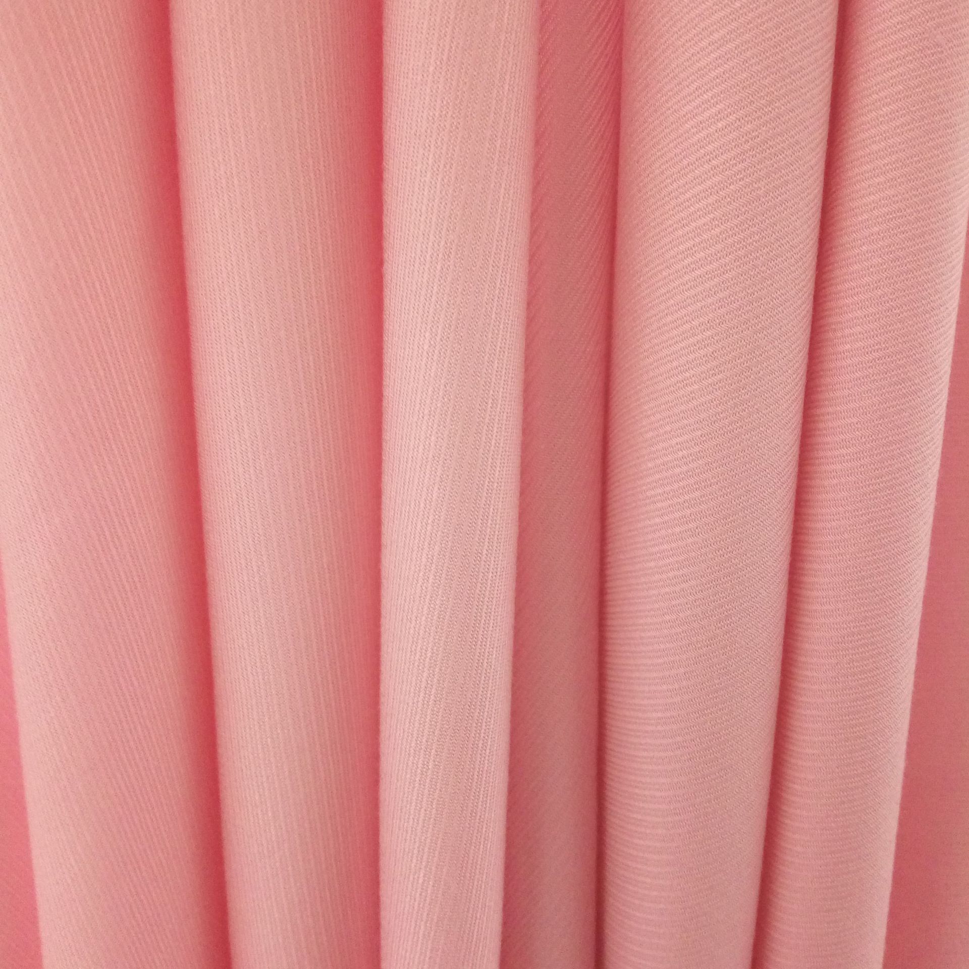 人棉骑兵斜纹面料 40*40/100*78 童装女孩裙子用 粉红色染色布