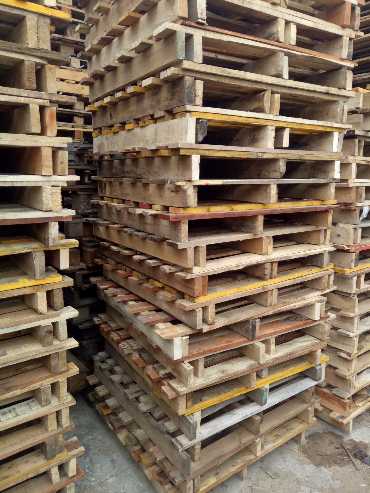 供应物流仓库木仓板铲板托板仓储回收利用一次性实木托盘欧标美标