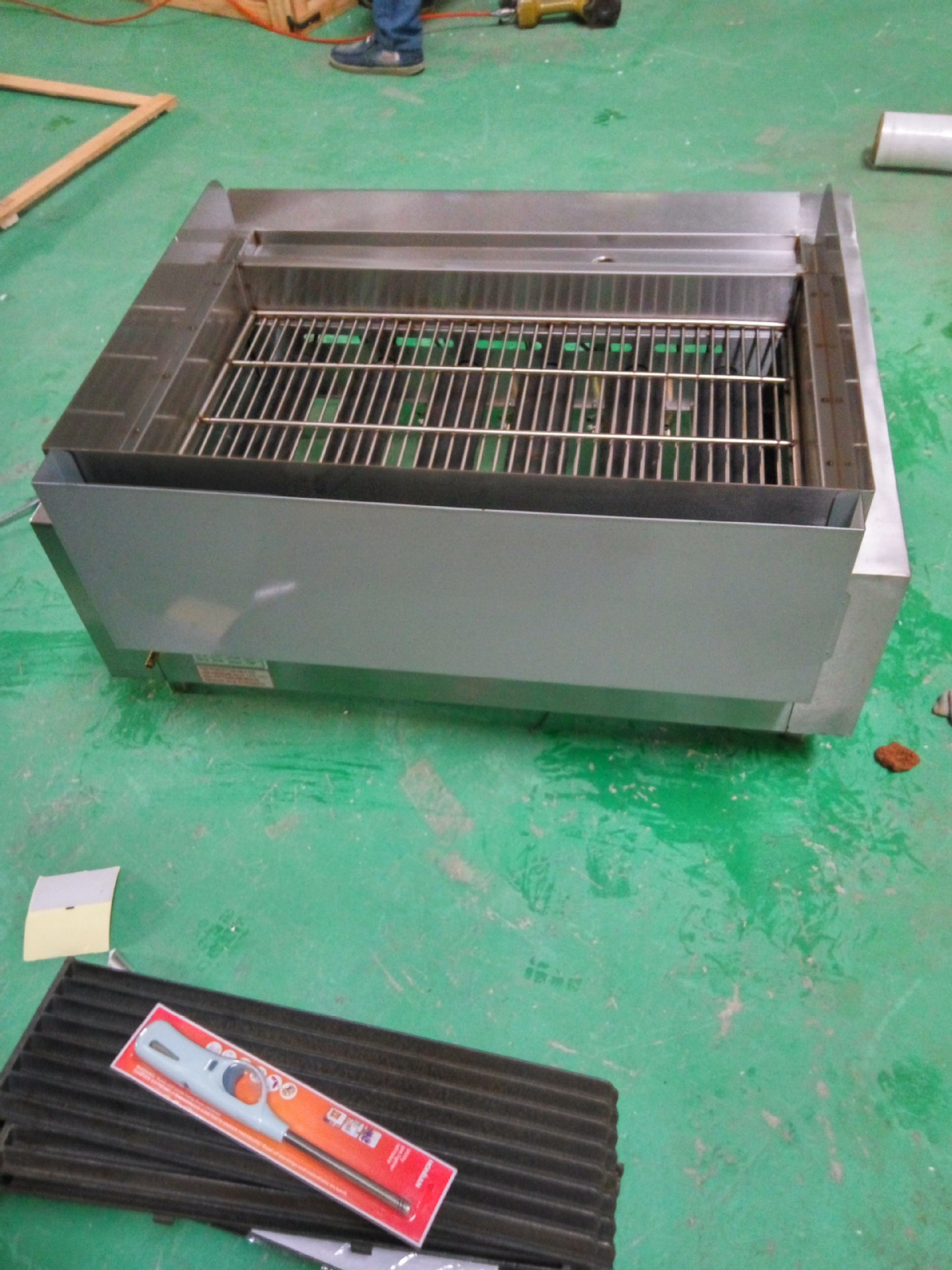 燃气火山石烧烤炉 商用烤牛排烘烤炉 台式燃气烤肉炉