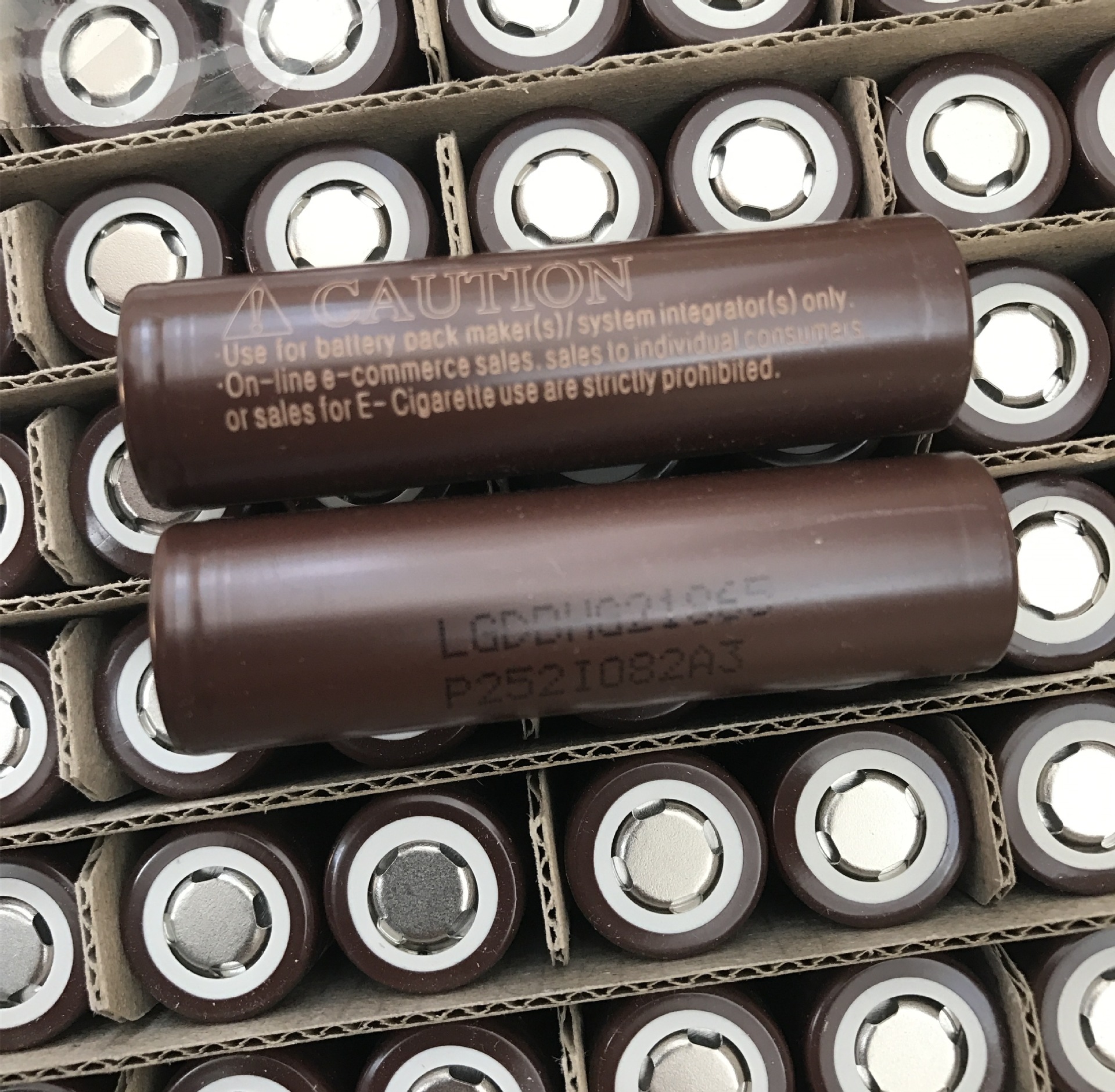 lg hg2 3000毫安18650锂电池 3.7v 动力充电宝电动玩具 电动车