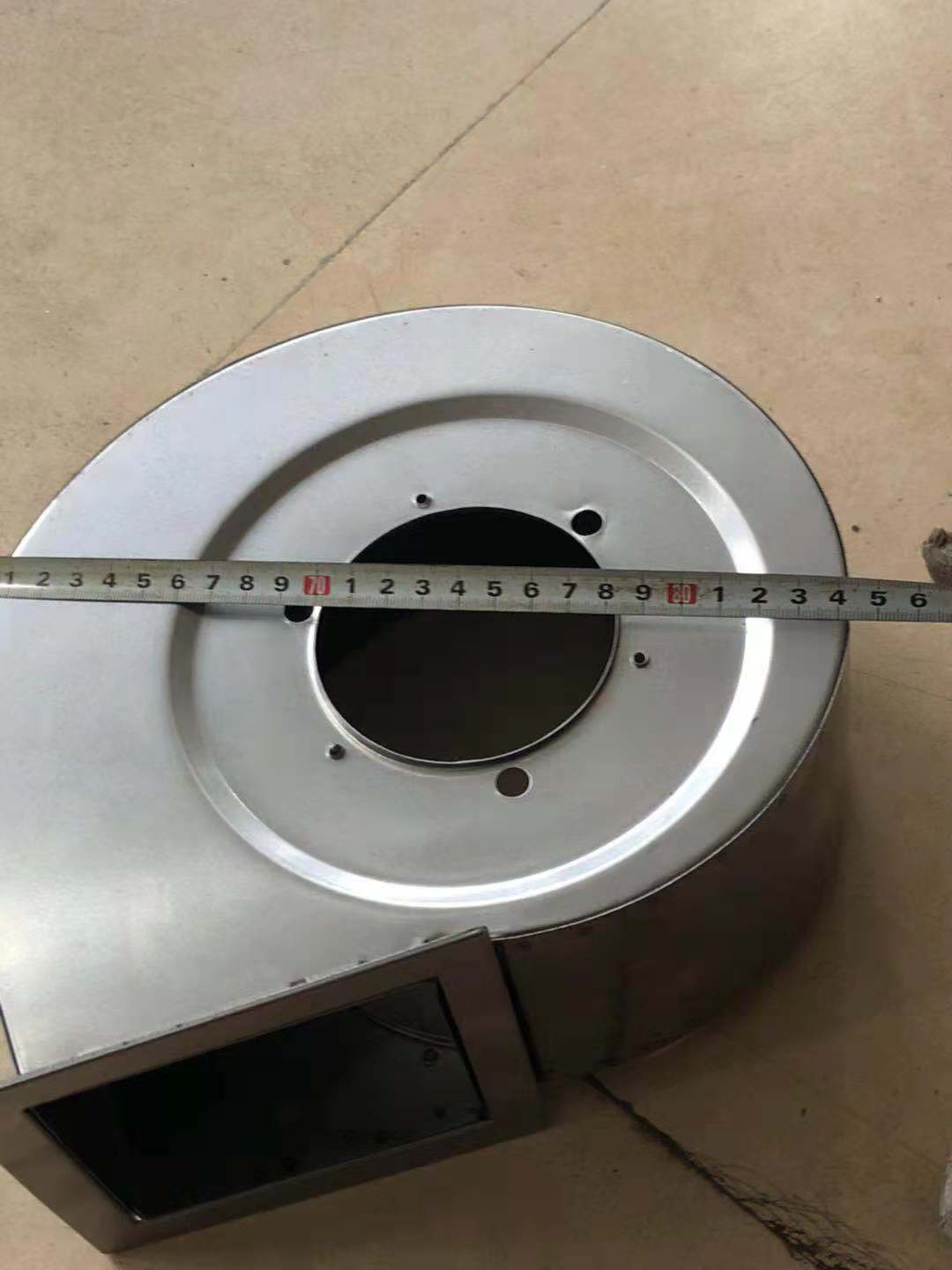 本公司长期为各大油烟机企业生产各种型号的蜗壳,风轮等油烟机