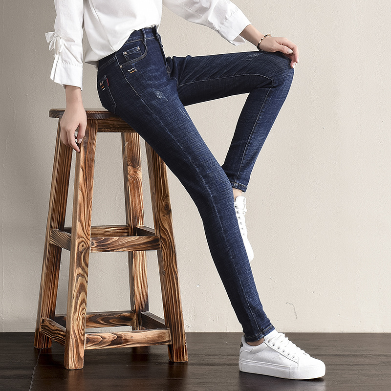女修身小脚长裤子图片