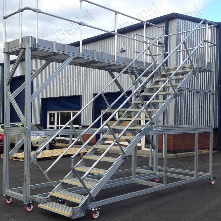 机器过桥工业梯踏步及走台系统定制可用于维修平台扶手围栏安装快