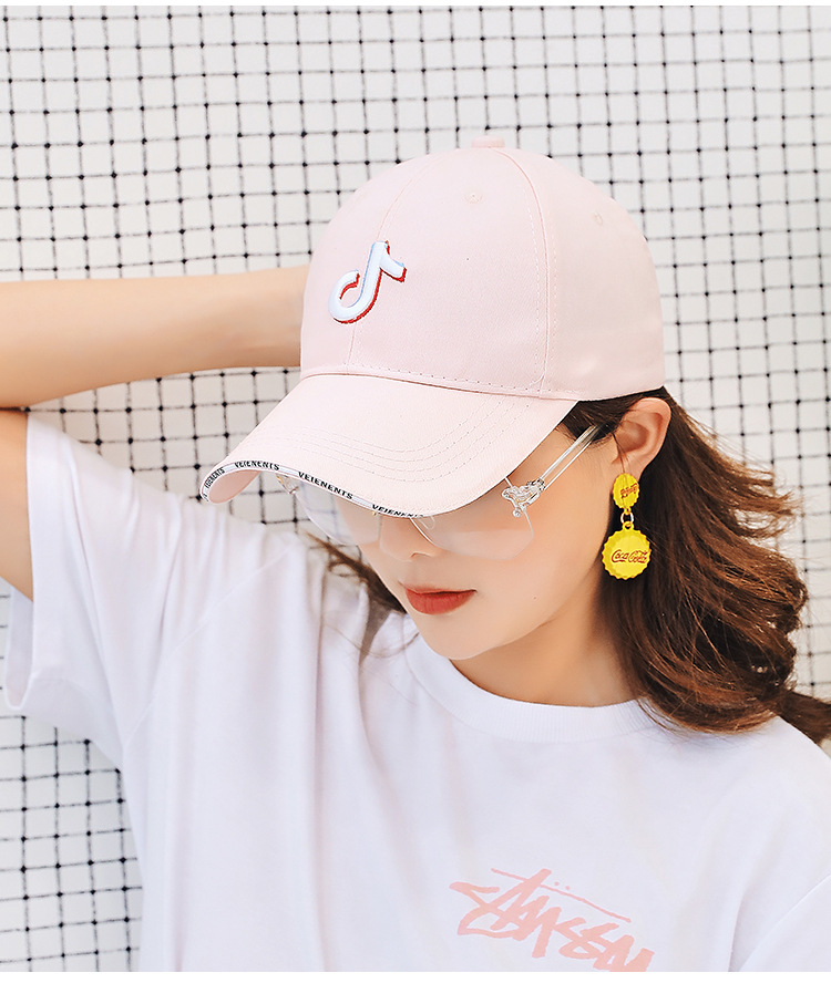 新款抖音帽子韩版秋冬男士运动字母英文棒球帽女士防风保暖鸭舌帽
