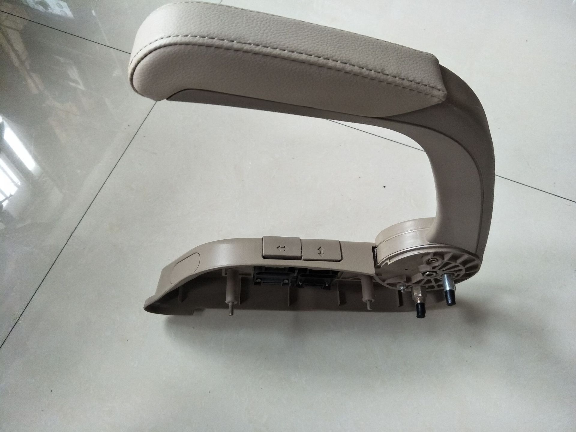 供应大巴座椅扶手,大巴扶手,中巴座椅扶手,乘客座椅扶手