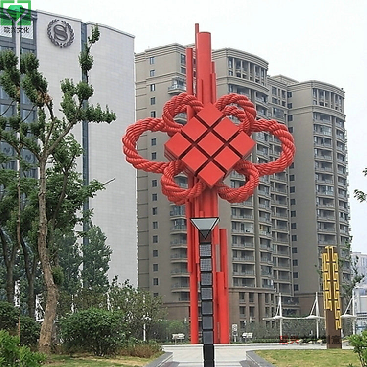 城市广场不锈钢锻造景观雕塑制作公司定制铁艺金属中国结精神堡垒