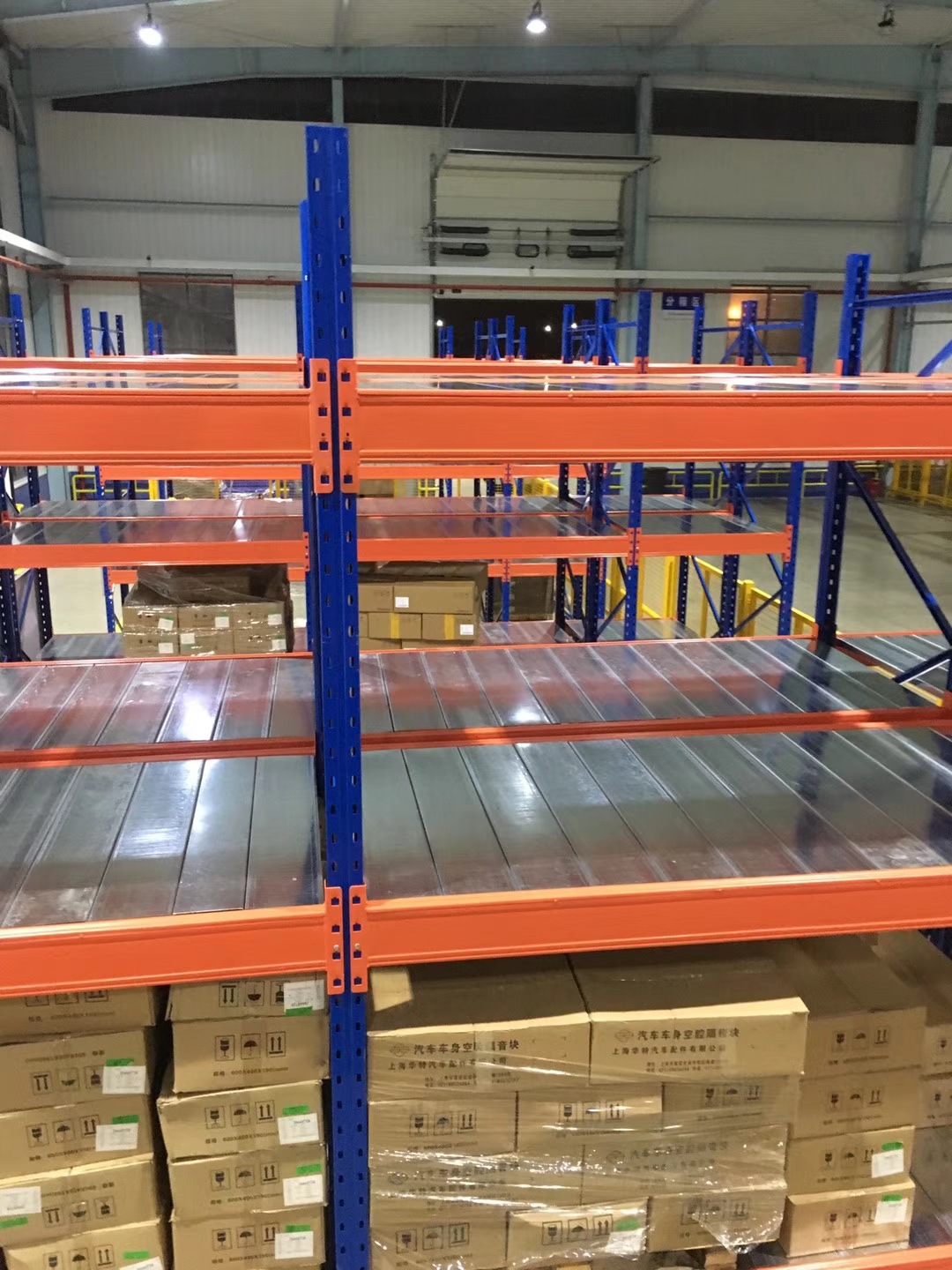 长沙永展安仓储设备有限公司安装重型层板货架现场实拍图