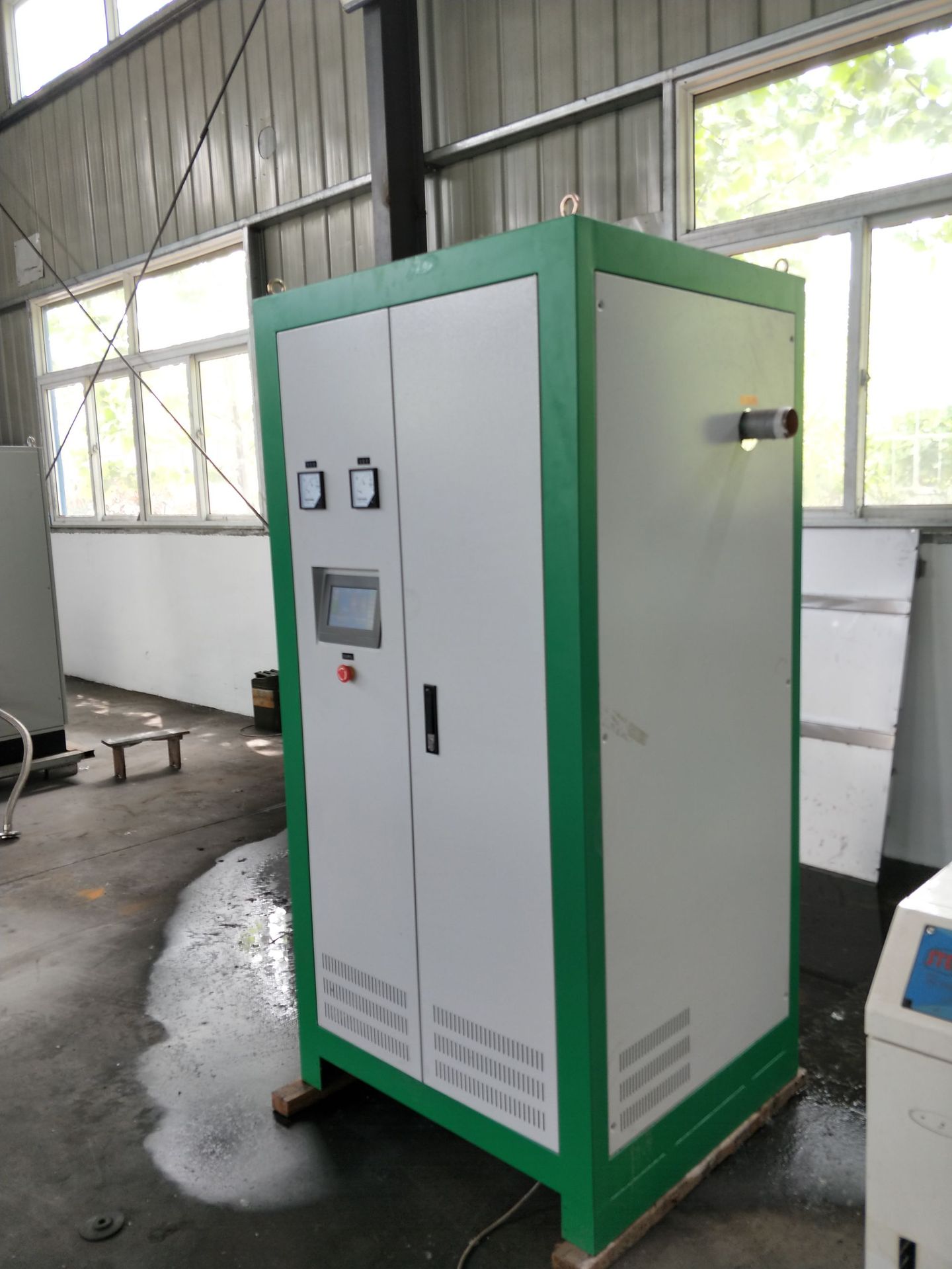 湖北教学楼取暖用160kw电磁采暖锅炉全自动电磁采暖炉
