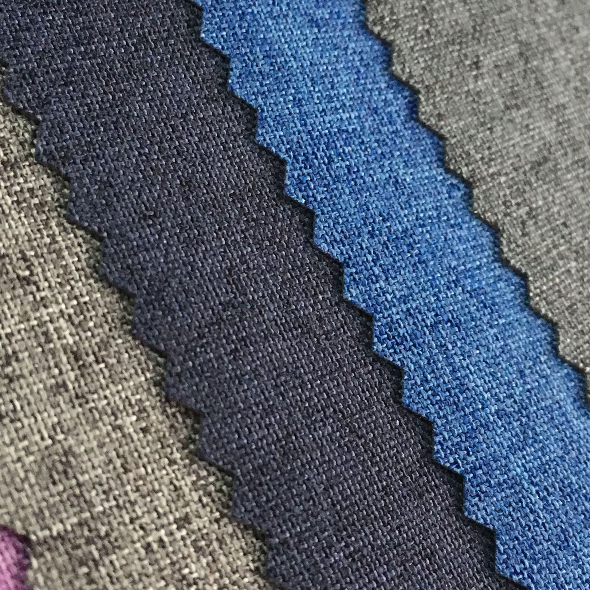 厂家直销300d磨砂pvc箱包书包面料舞龙雪花布料批发