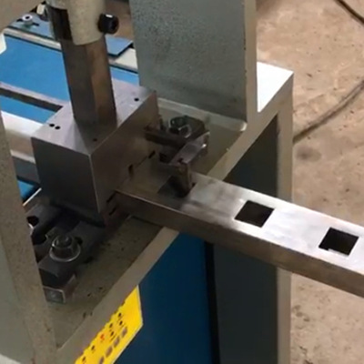 锌钢围栏冲孔模具方管圆管打孔模具