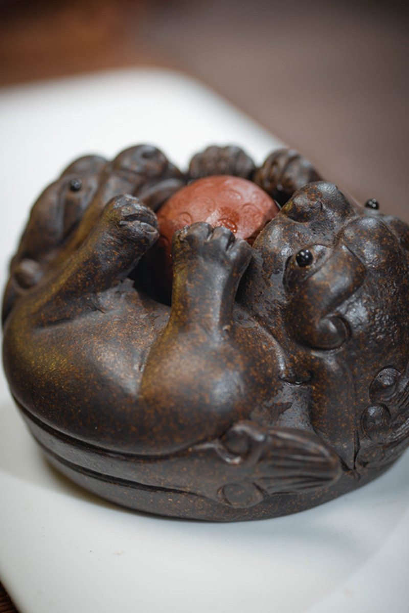 红春紫砂宜兴紫砂茶宠时来运转狮子财源滚滚貔貅招财茶具雕塑