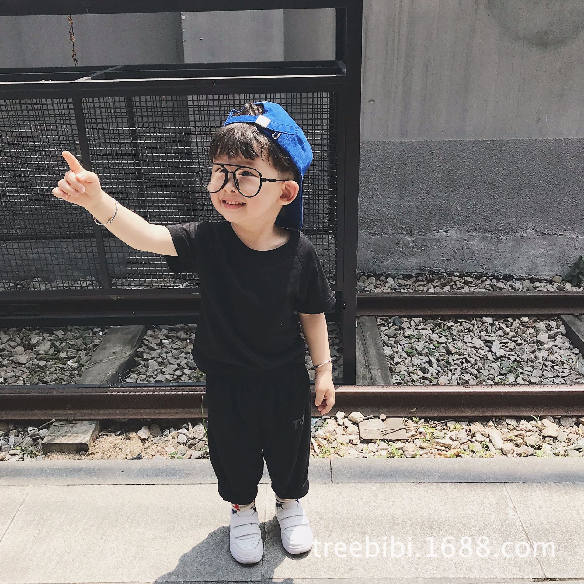 treebibi 2018夏季新款儿童短袖t恤简约后背字母印花童t