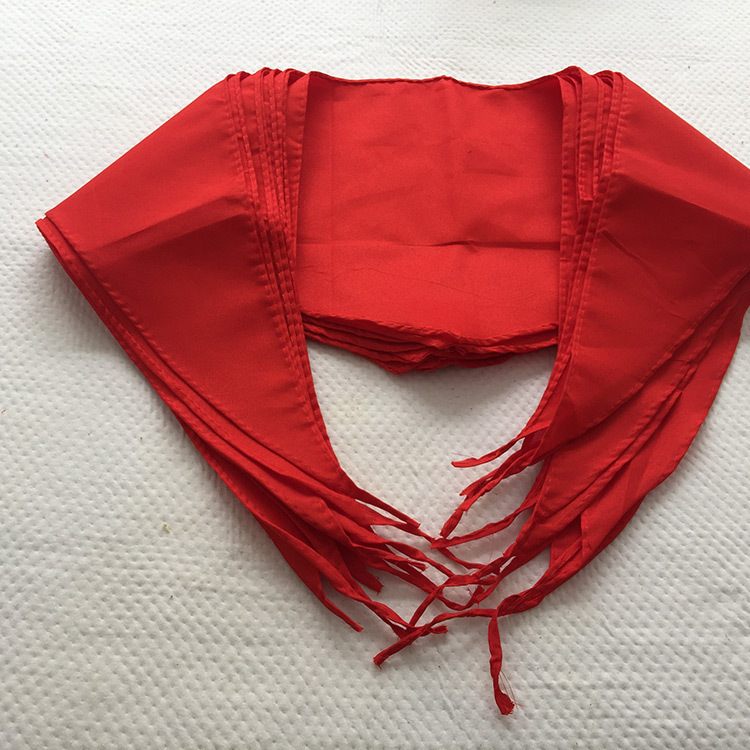 厂家直销小学生丝绸红领巾儿童通用少先队员用红领巾良多优惠