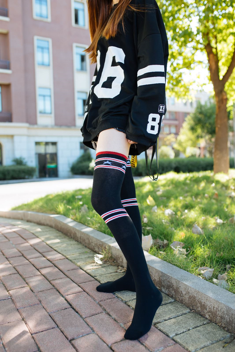 明星同款字母过膝袜子女 日系星星条纹长筒袜纯棉运动高筒袜批发