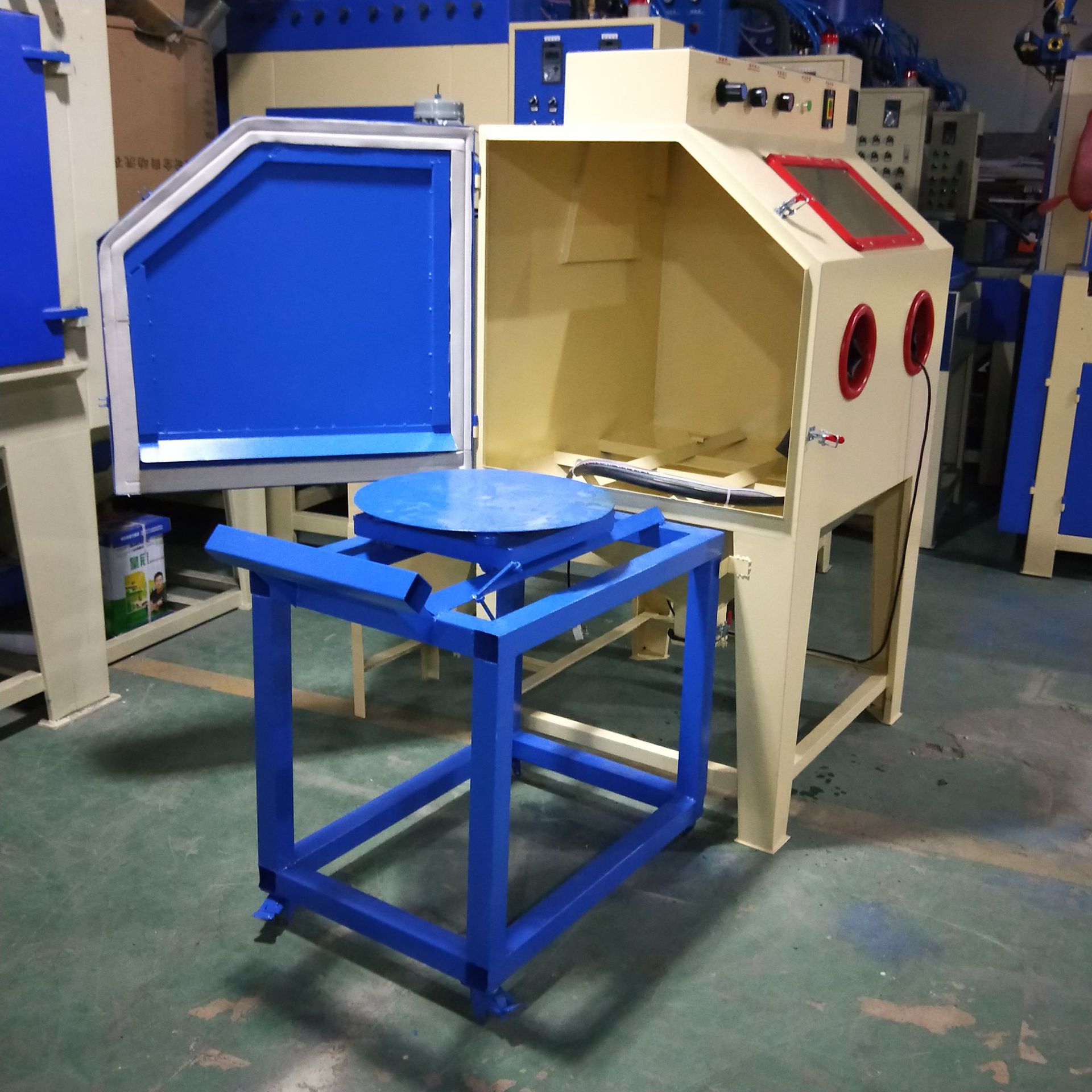 直销小型模具清理专用喷砂机 五金除锈带推车转盘手动喷砂 效率快