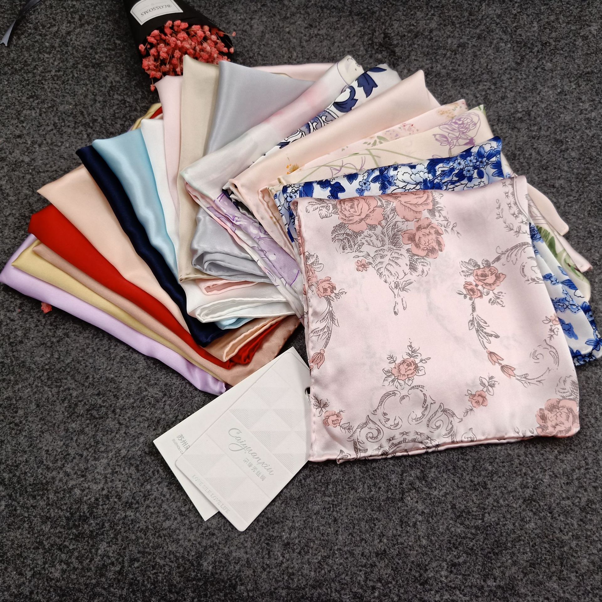 手工卷边,显品质感