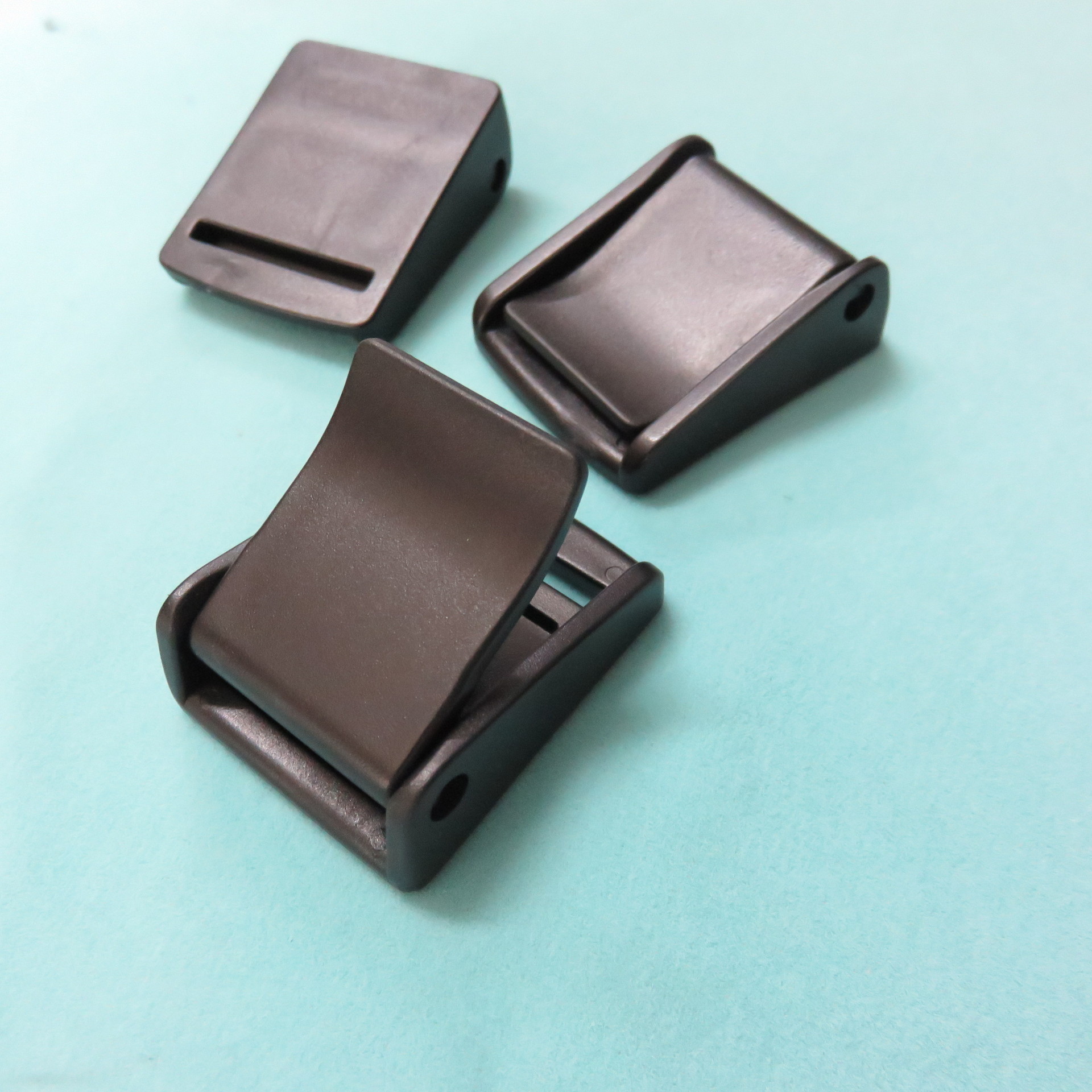 厂家直销塑料压扣 黑色塑料安全带 调节扣 箱包配件卡扣 皮带扣