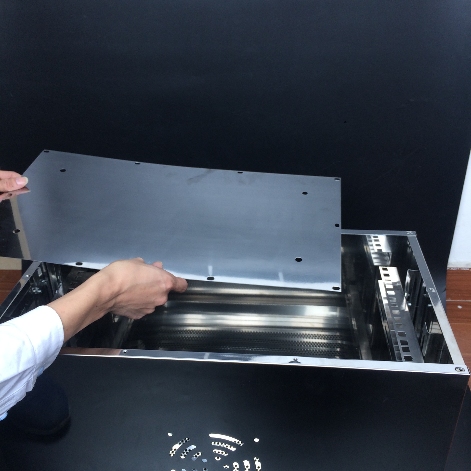 6u豪华网络机柜/不锈钢/长550*宽400*高300mm 厂家直销组装型机柜