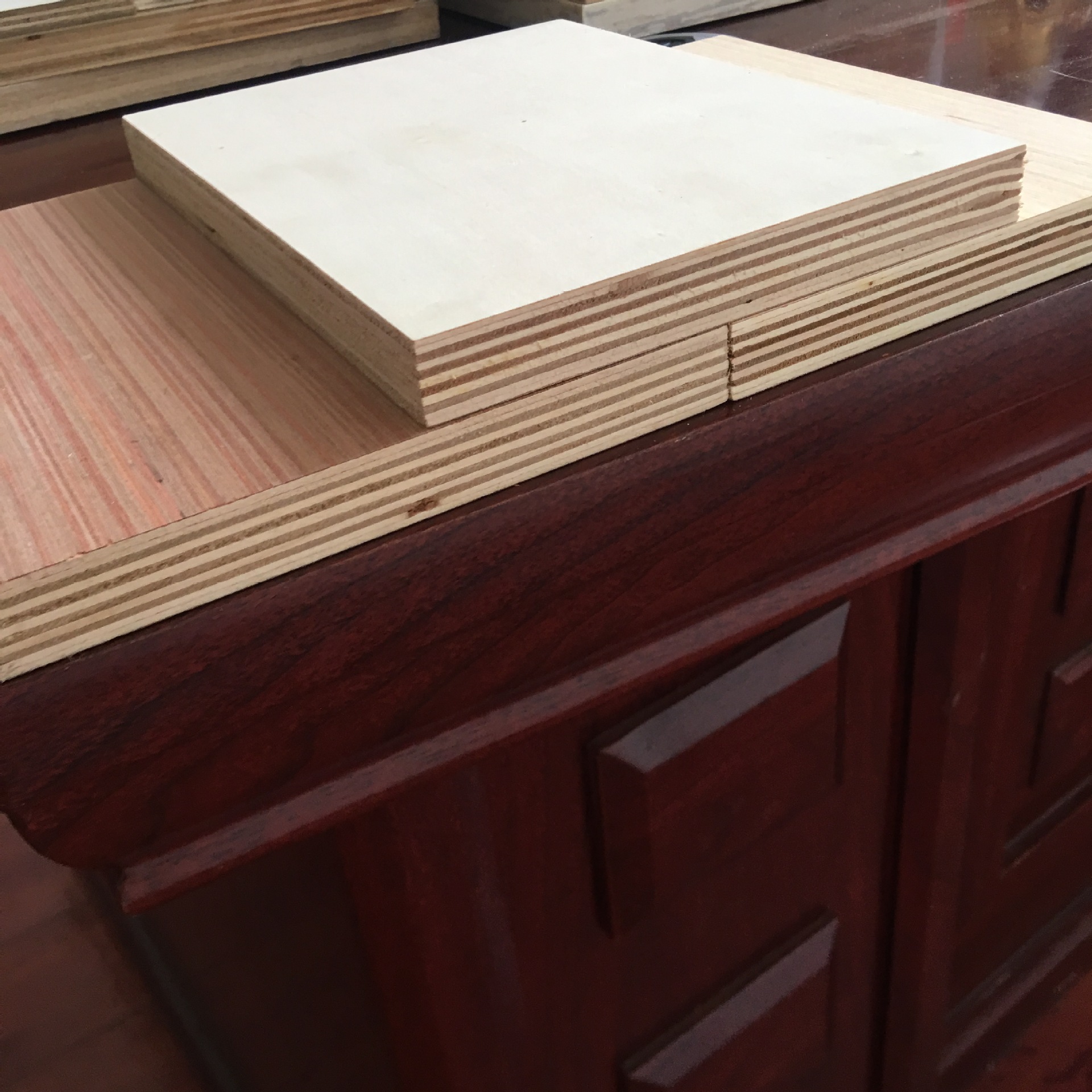 厂家供应环保杨桉芯18厘胶合板 三聚氰胺多层板 多层贴面板