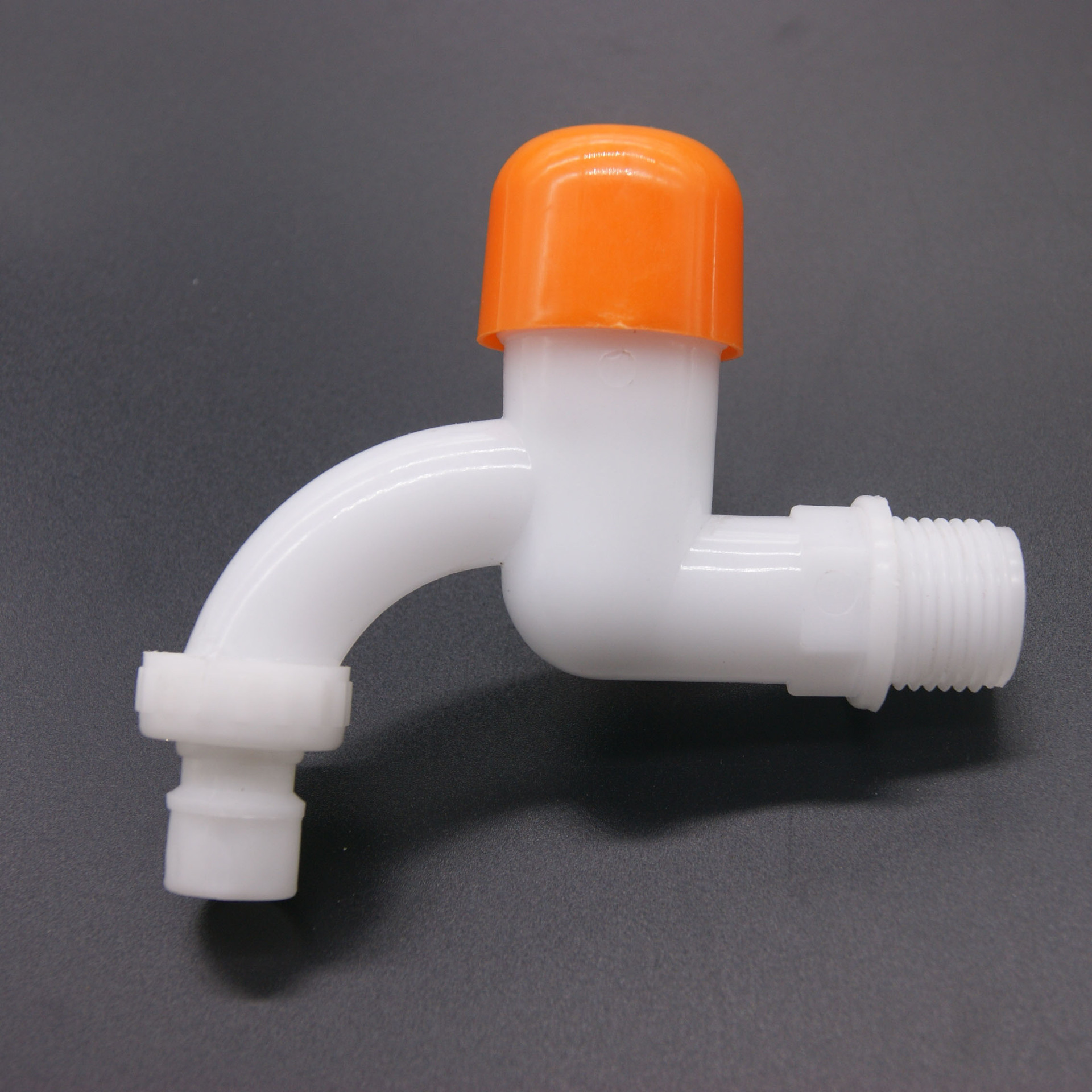 in Stock Wholesale Plastic Water Nozzle Faucet Pp Washing Machine Water Nozzle 4 Points Plastic Faucet