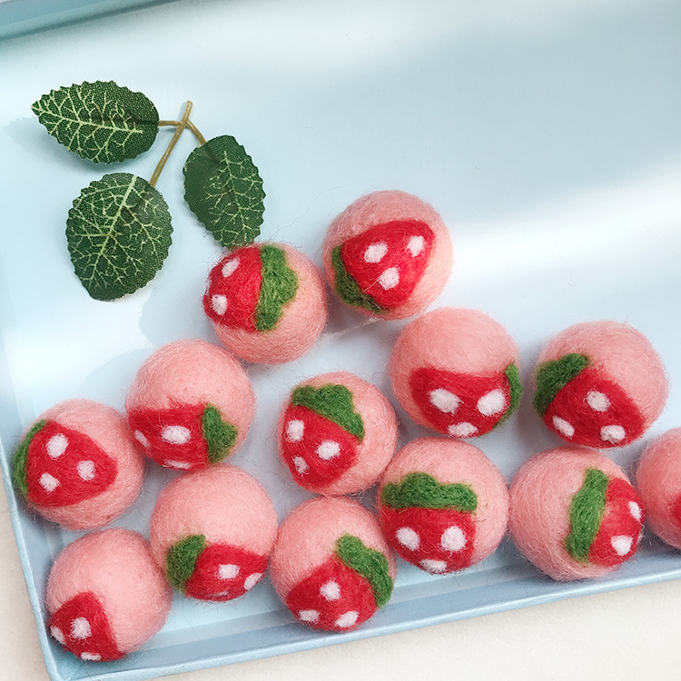 羊毛毡草莓球成品定制帽子服装胸针发圈发饰手工diy配件材料花束