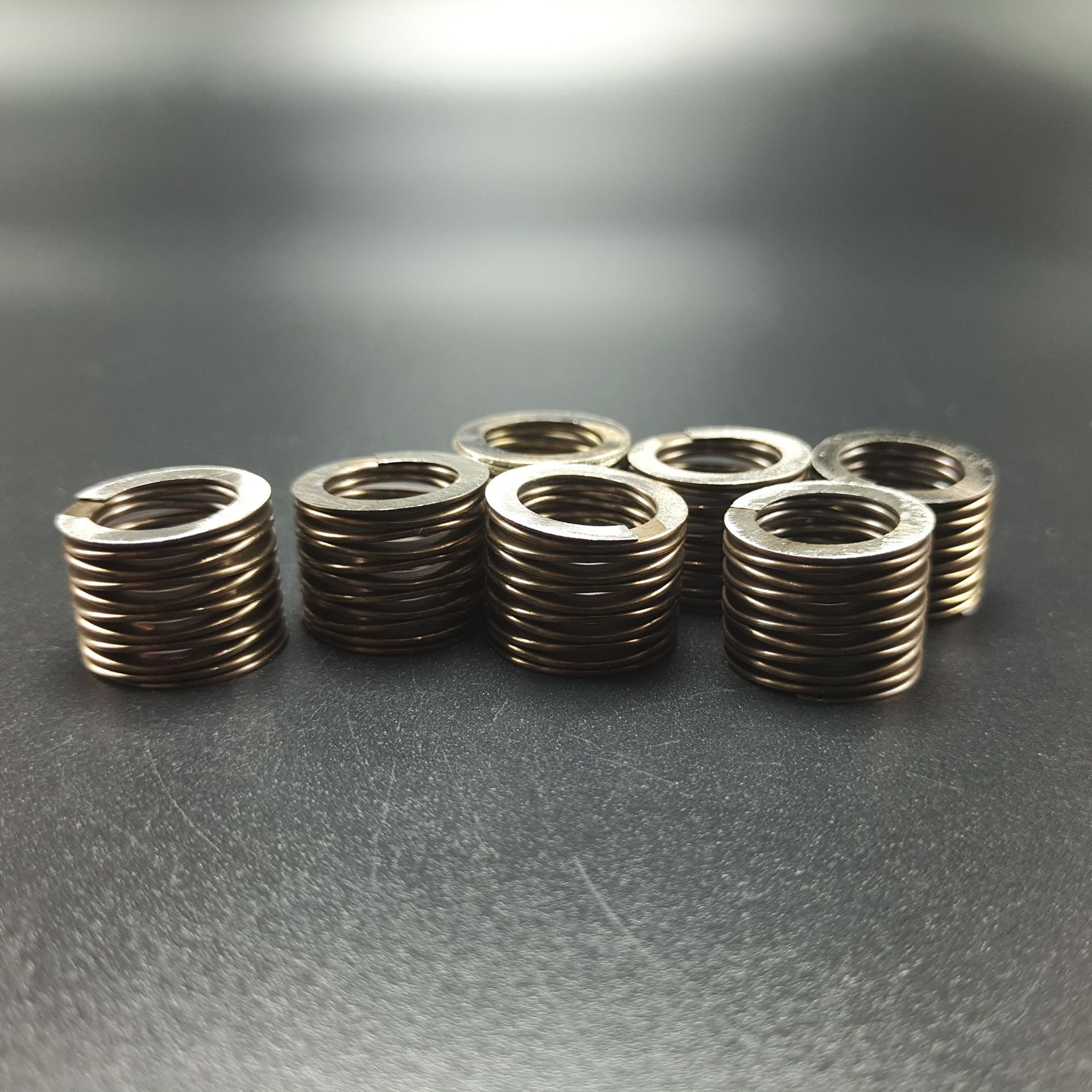 东莞厂家供应 波形弹簧 耐高温耐疲劳60si2mn材质弹簧 定做弹簧-阿里