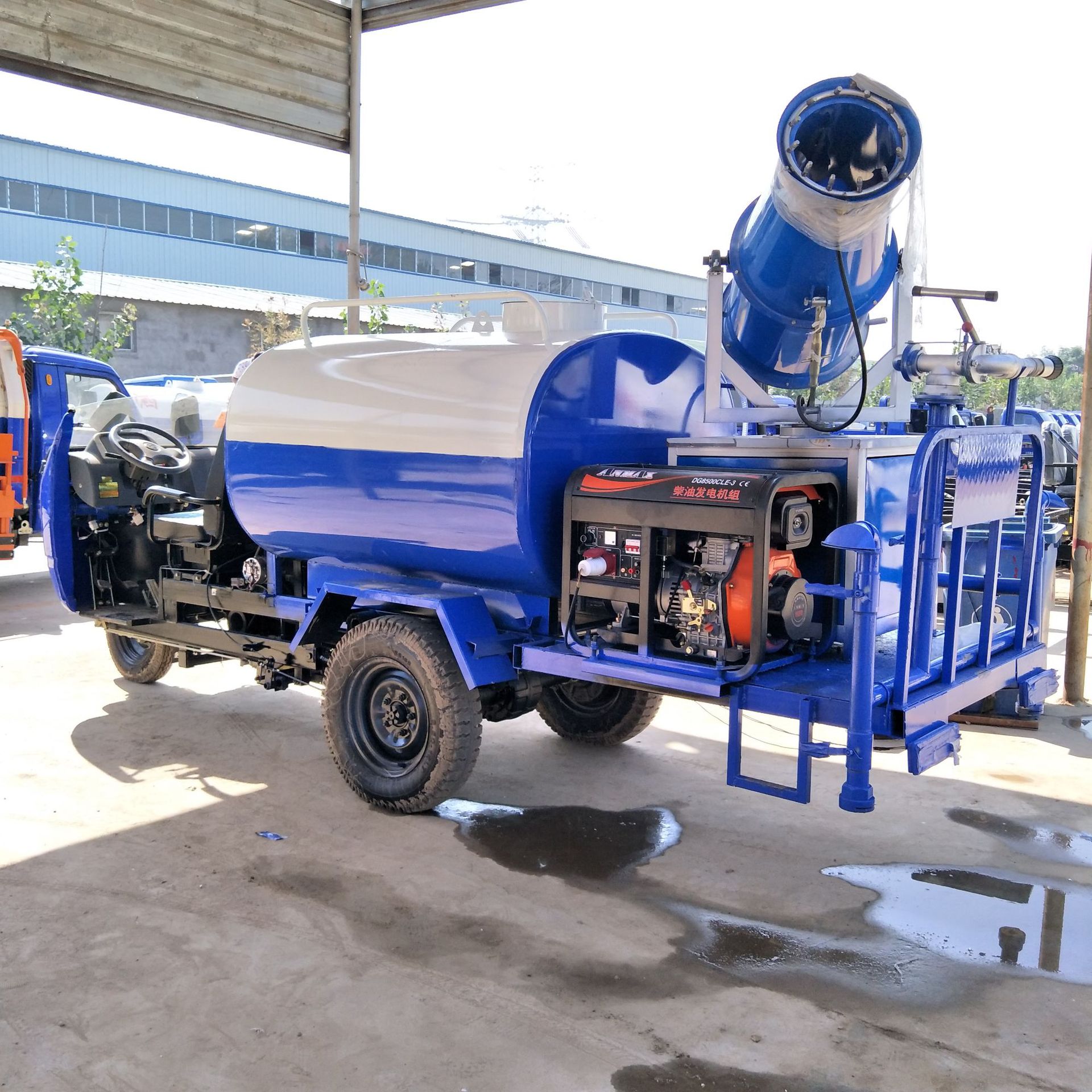 青岛厂家直销三轮洒水车小型福田2方洒水车价格农用三轮洒水车厂家小