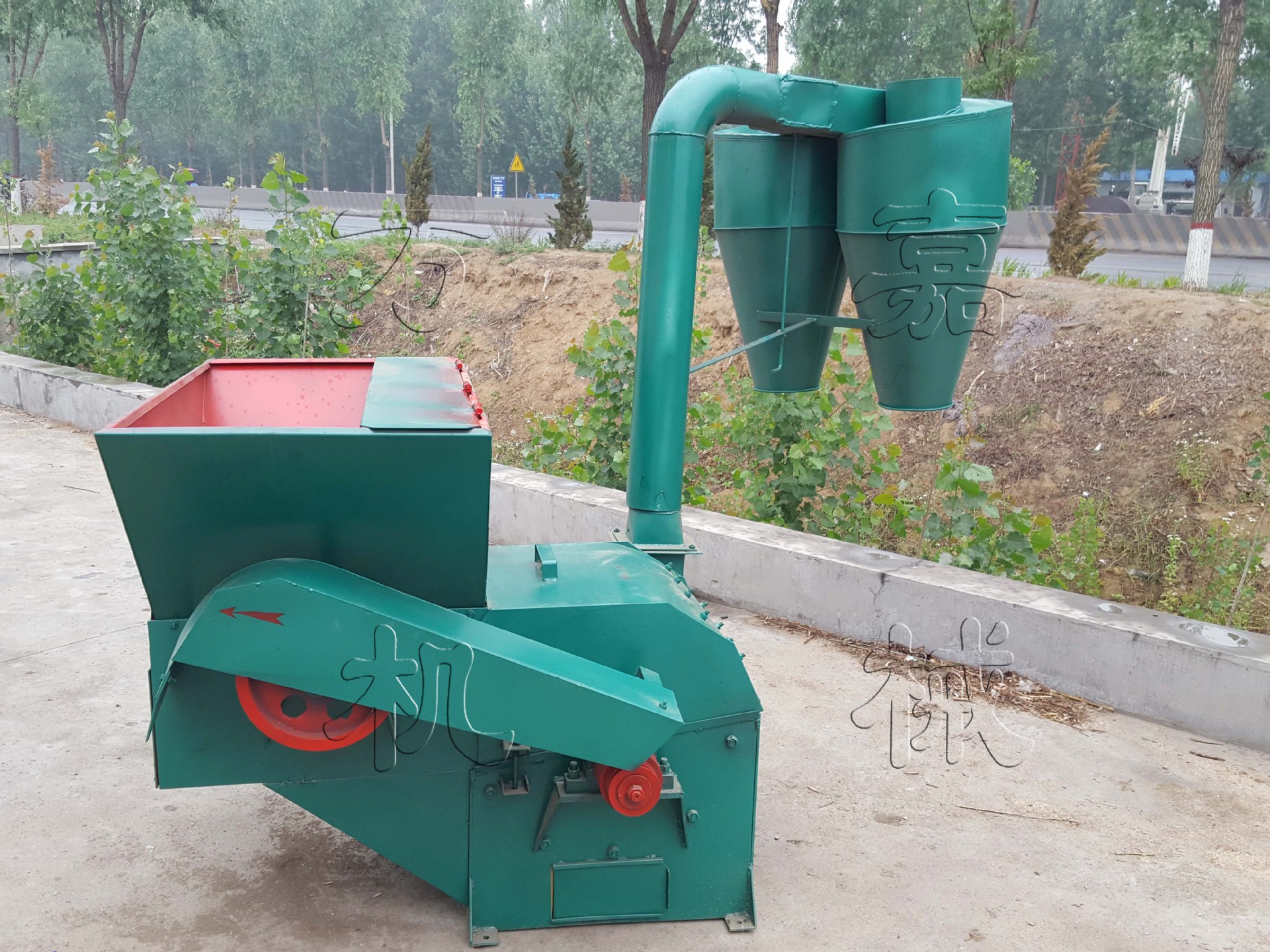 大型牛羊草料三相电粉碎机 秸秆牧草粉碎机沙克龙自动进料粉碎机