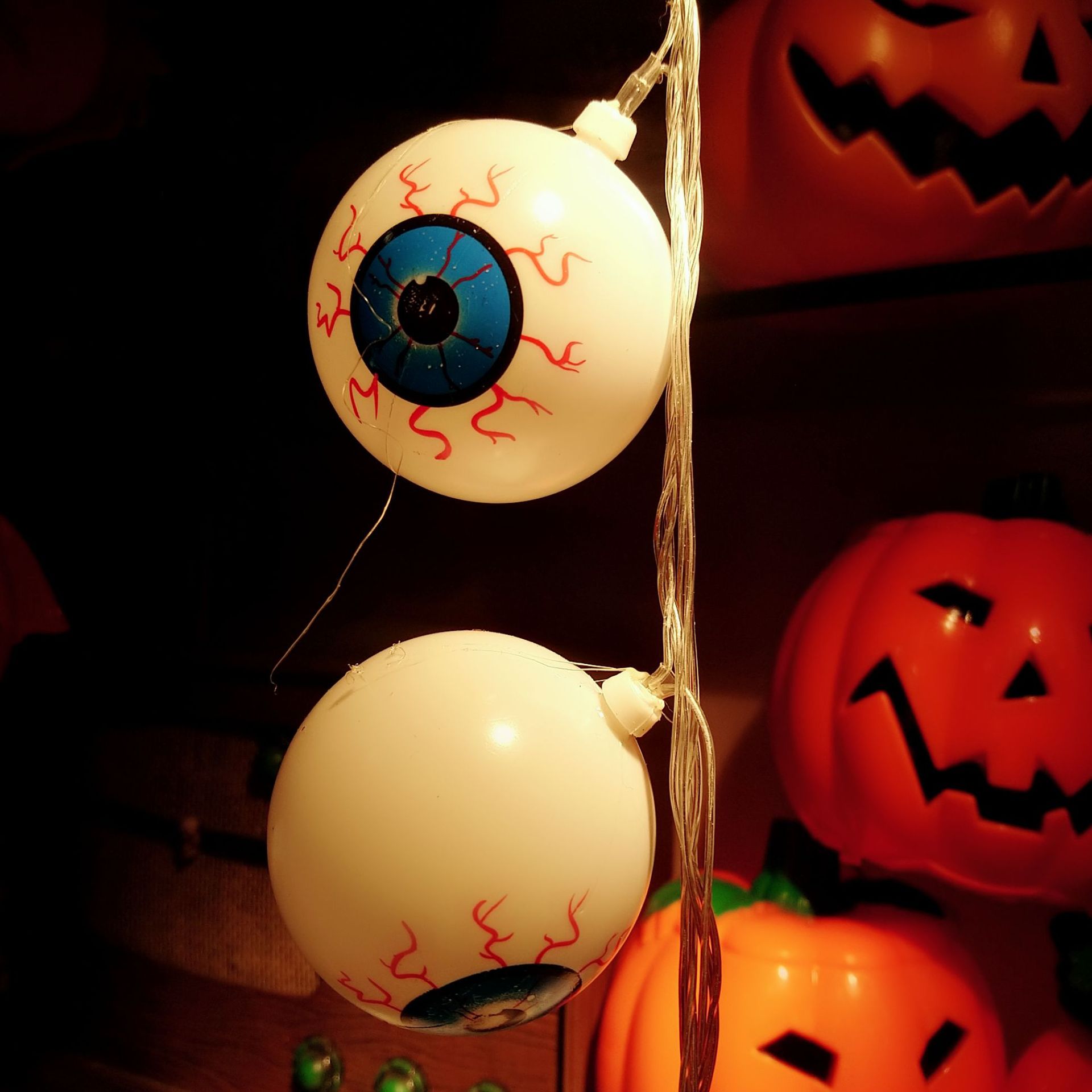 万圣节七彩灯串眼球灯串场景氛围布置道具装饰酒吧鬼屋密室挂饰