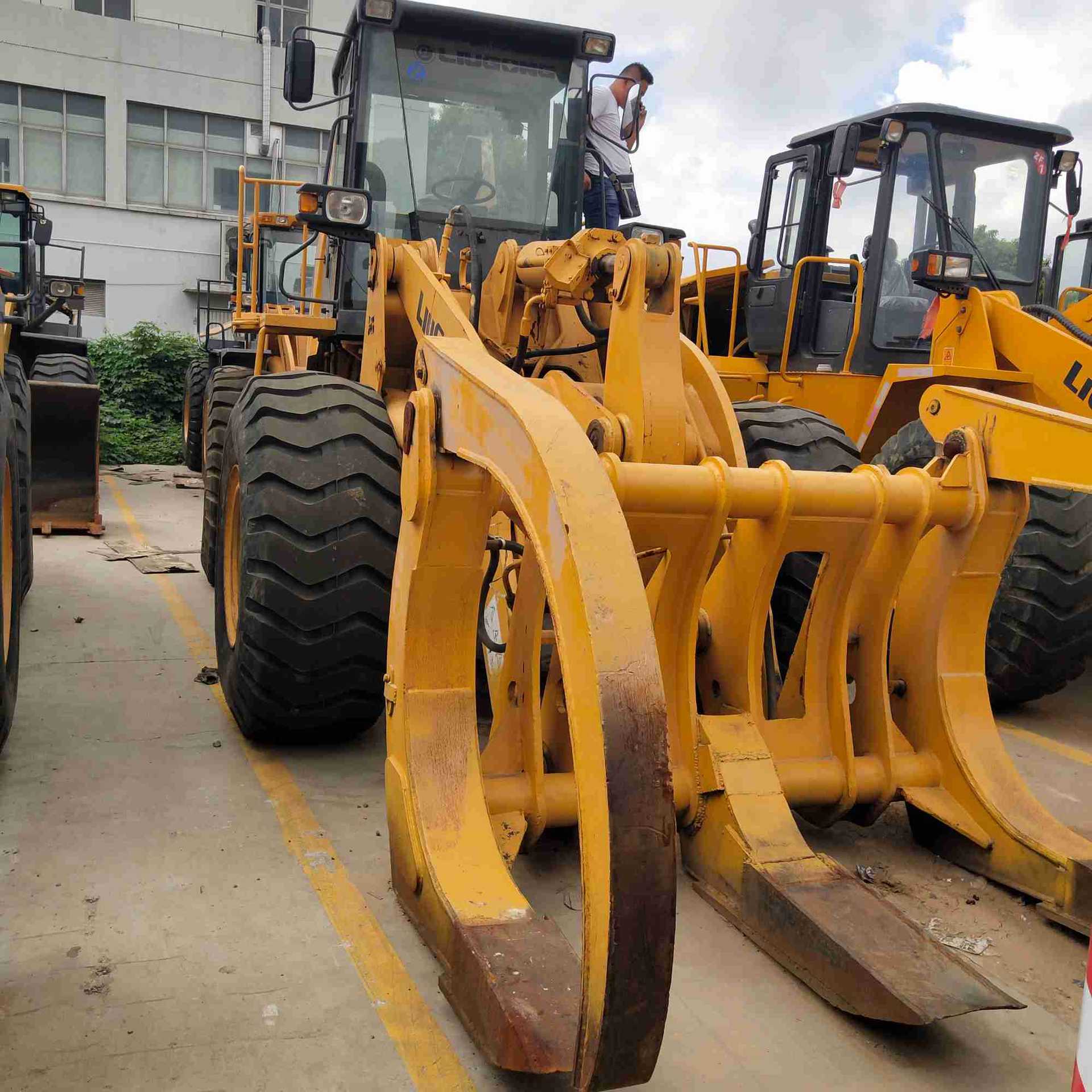 二手夹包装载机,二手夹木机,夹木装载机价格