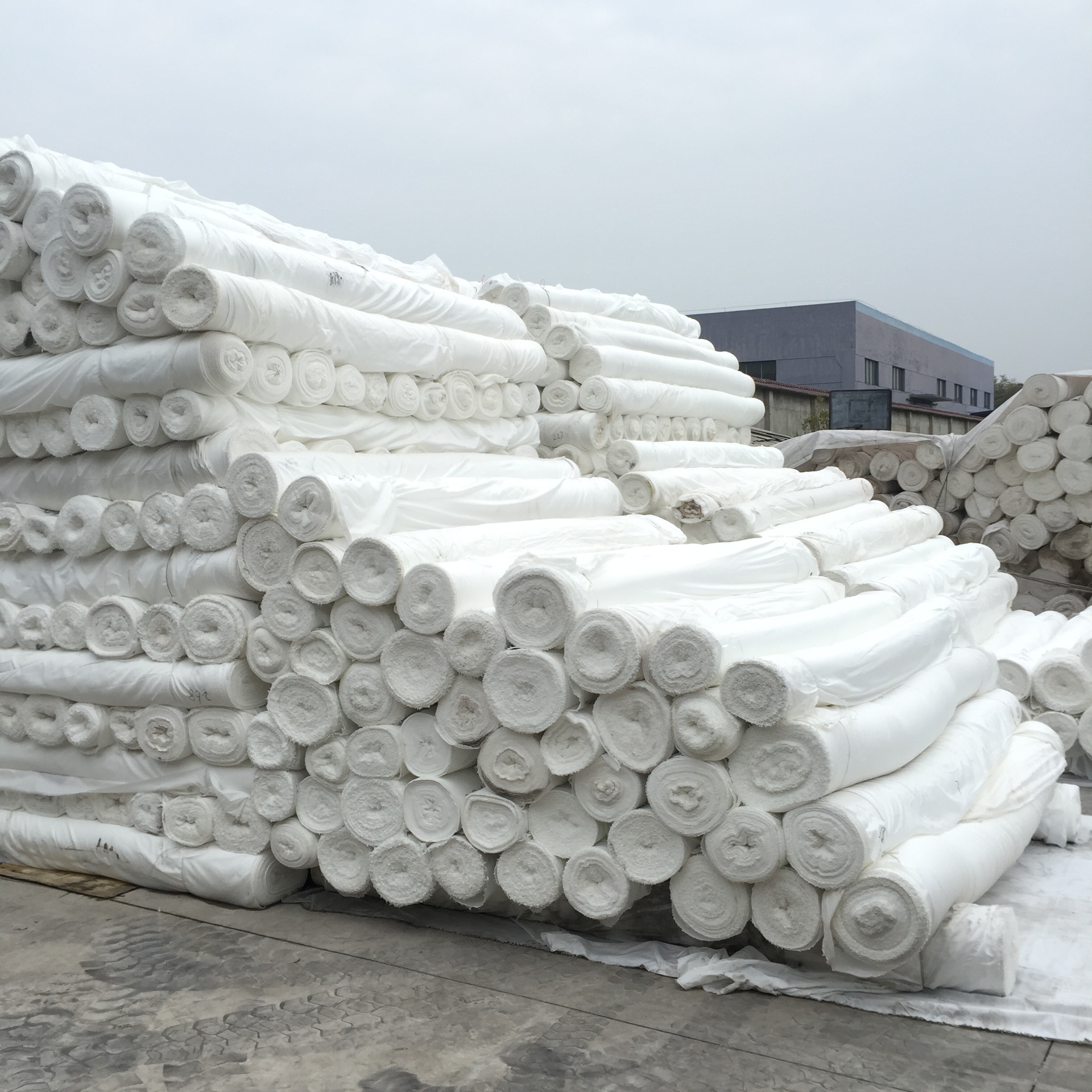 源头工厂直销 全涤化纤全涤磨毛平纹门幅坯布180cm-310cm