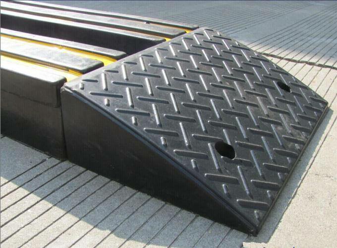 厂家直销马路牙子橡胶路沿坡 台阶垫斜坡垫坡板 汽车台阶上坡垫