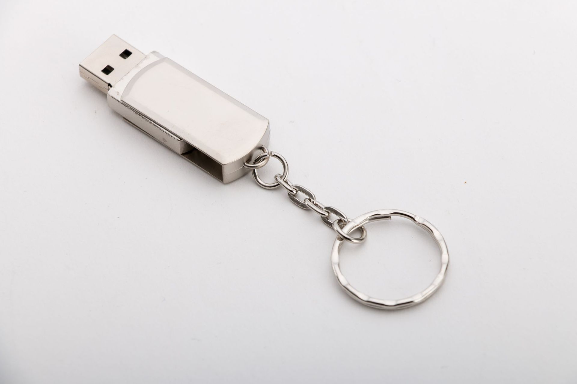 u盘批发 定制创意金属优盘礼品u盘旋转车载8gb 16gb 32gb小胖u盘