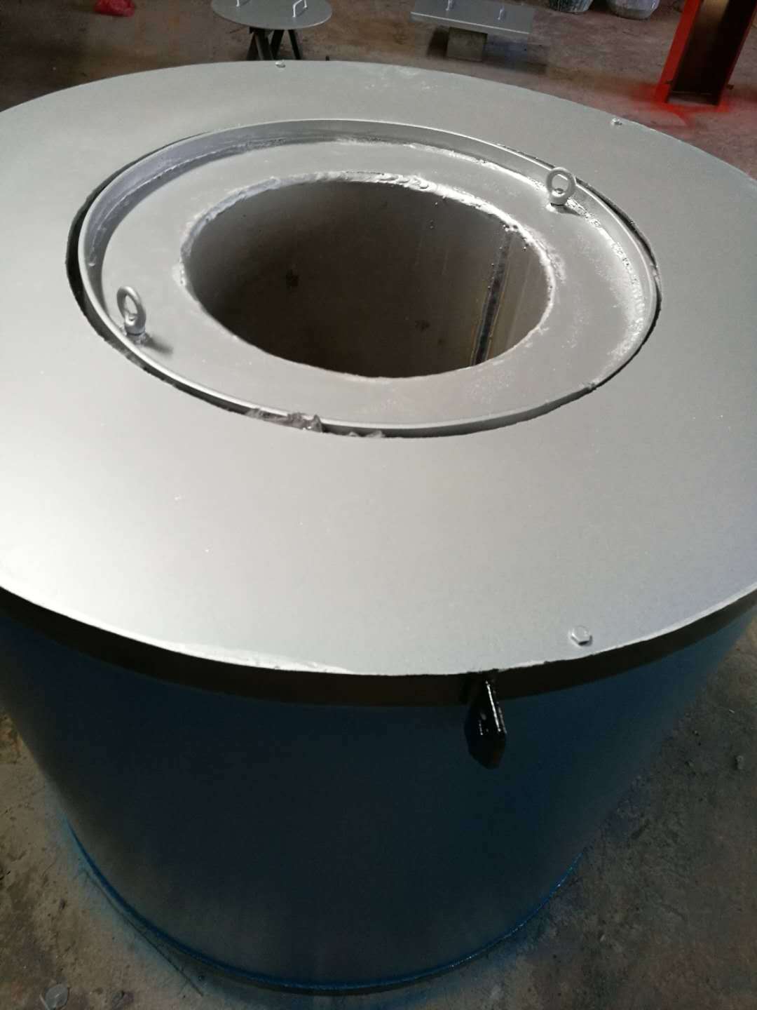 现货供应30千瓦井式中温盐浴淬火炉各类硝盐回火炉