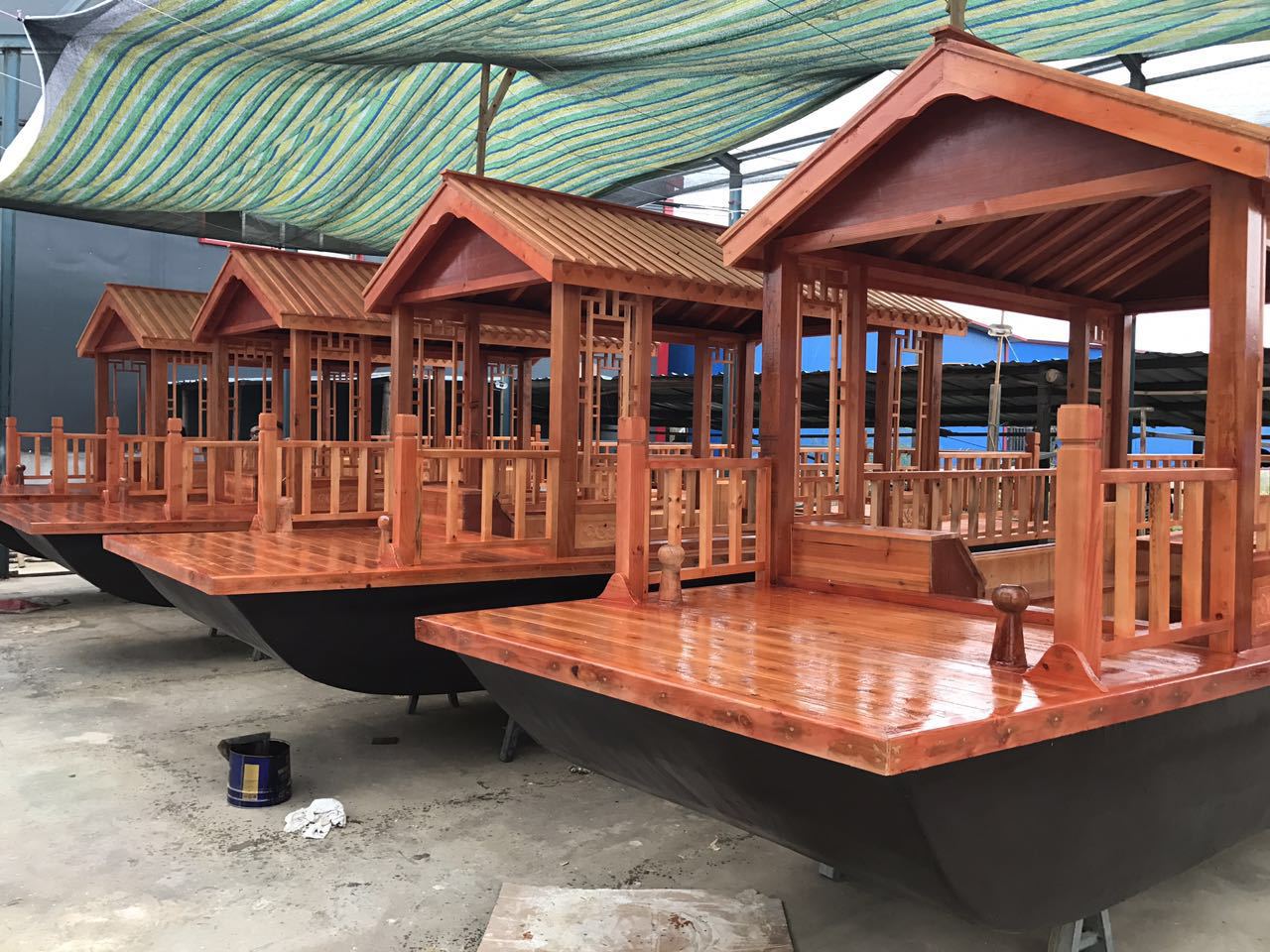 厂家直销 加工定制旅游观光木船 7米迎亲船 画舫船出售