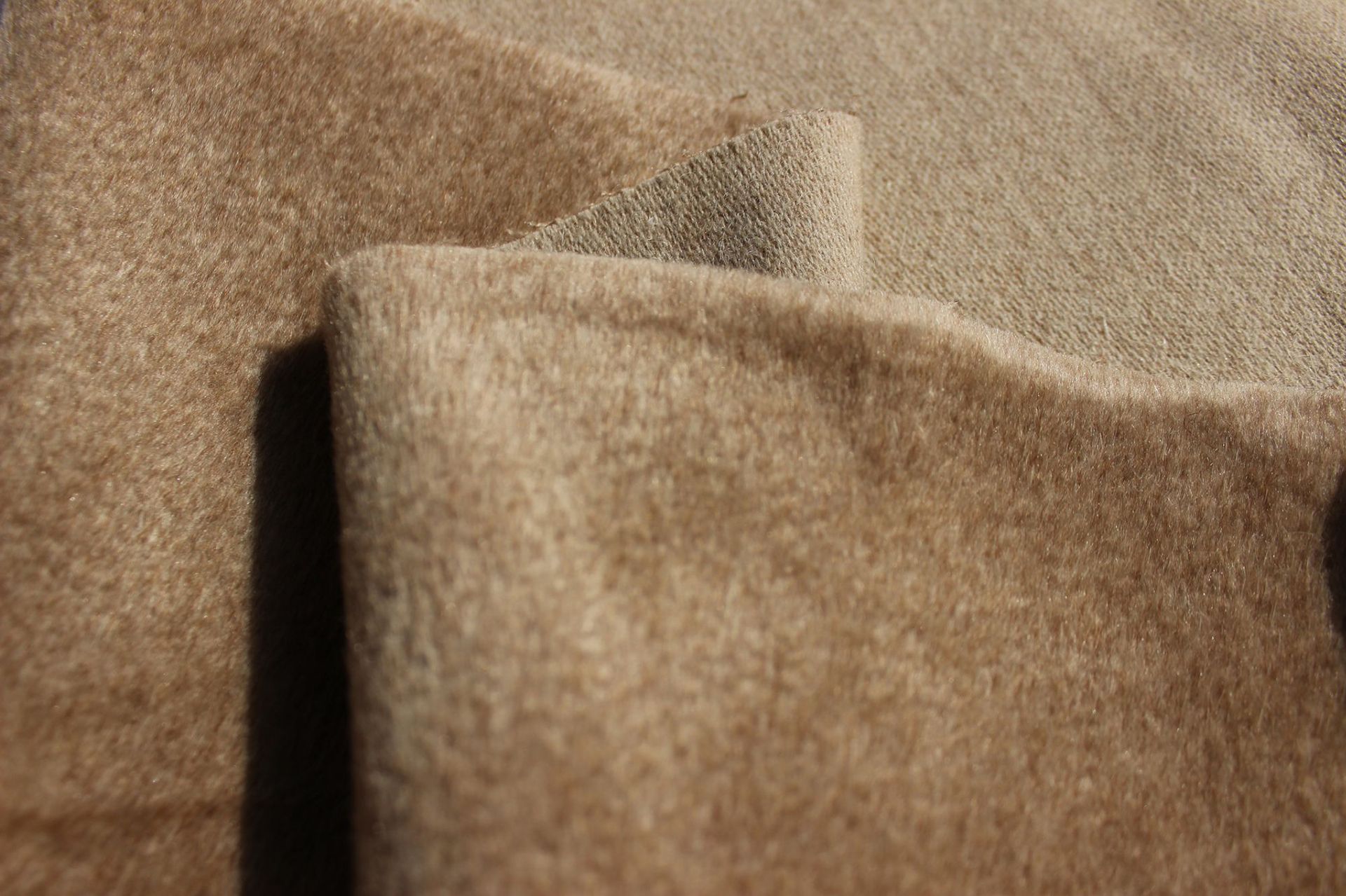 毛纺15%兔毛单面羊绒毛呢布料外套大衣呢面料现货供应