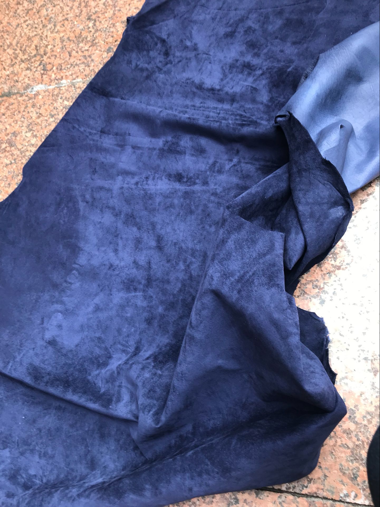 头层猪反绒皮,服装皮料,蓝色