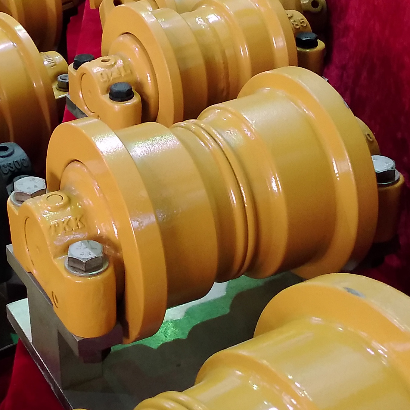 ty160推土机单边支重轮