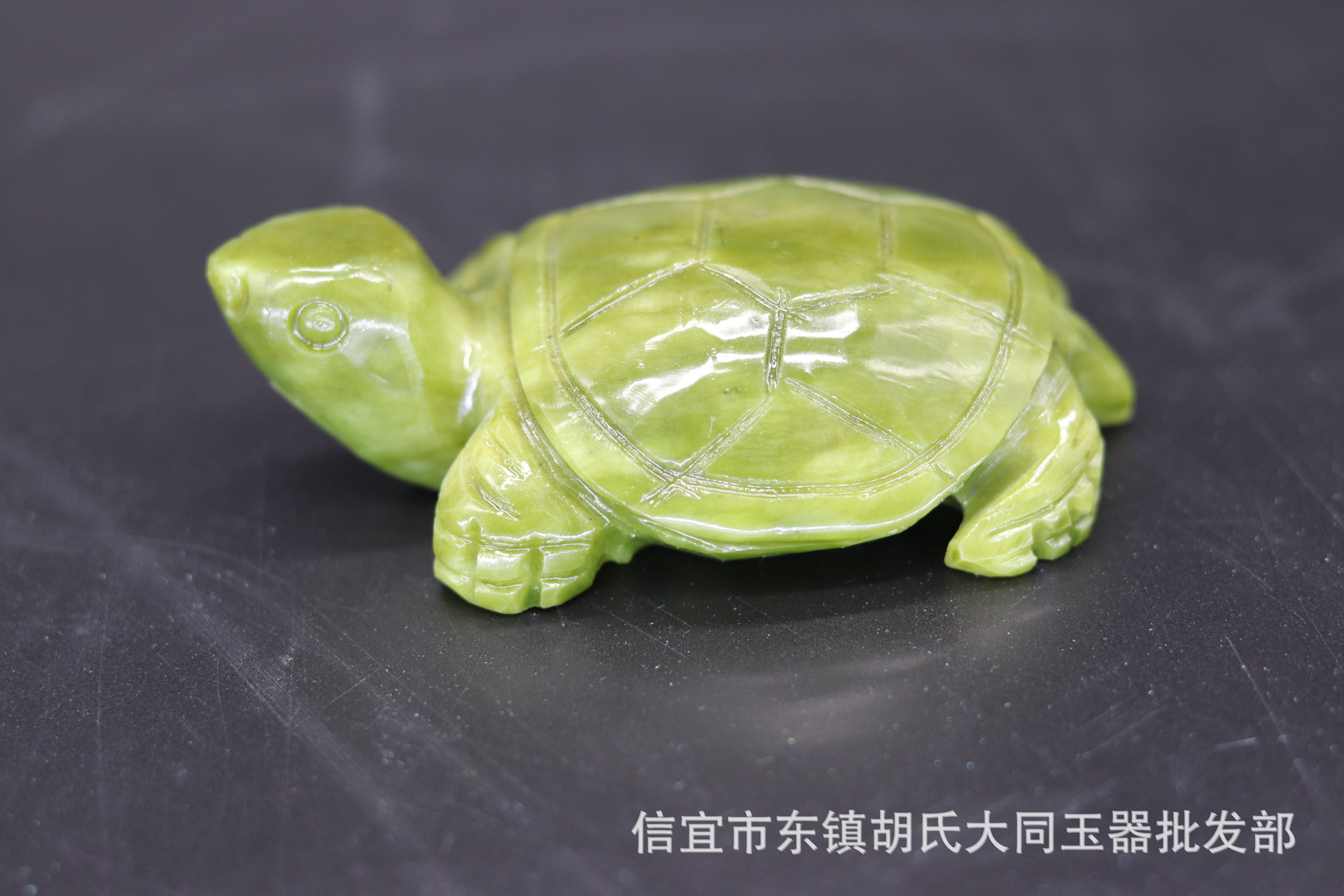 批发南玉青玉绿色乌龟长寿龟龙头龟玉石玉雕家居摆件