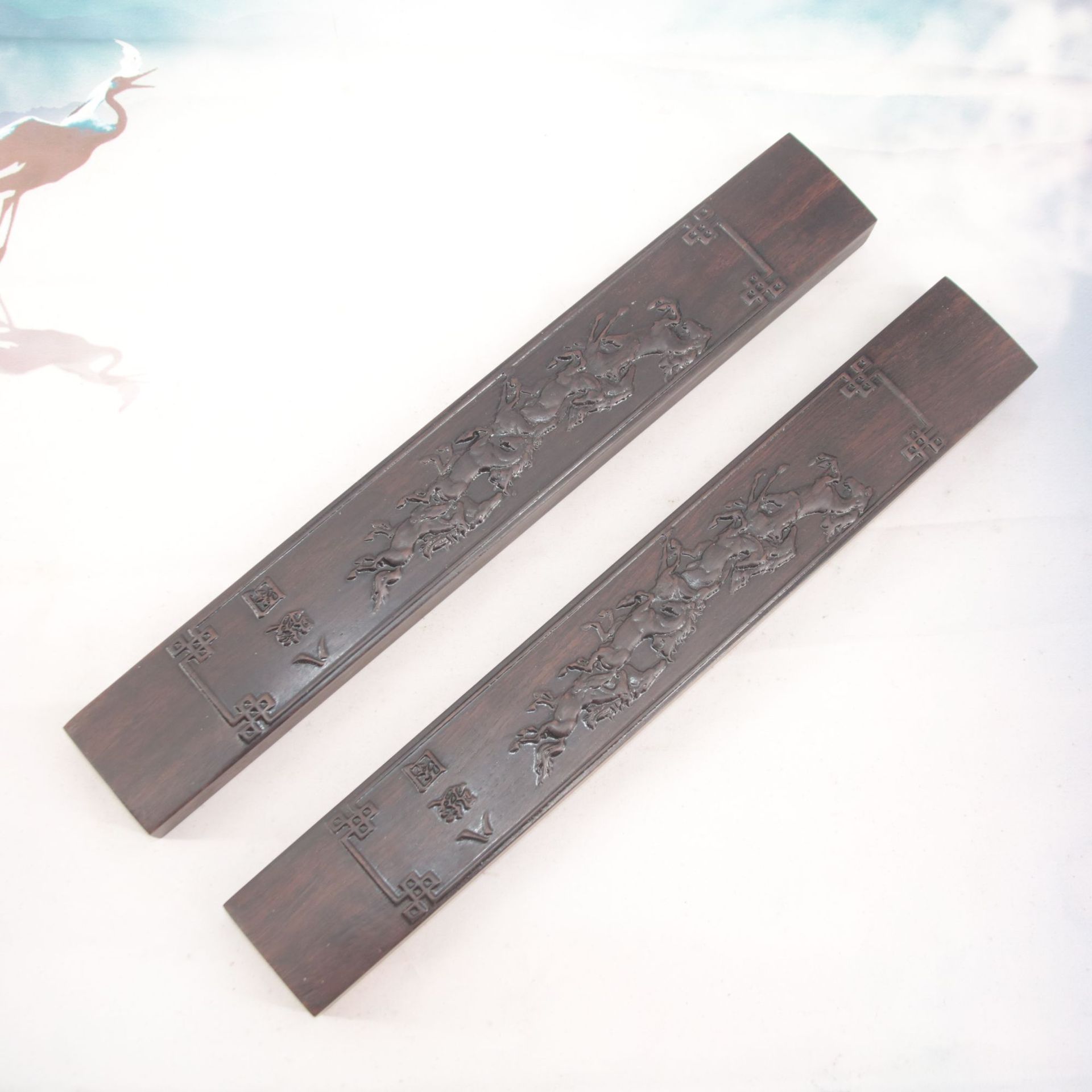 厂家供应 文房四宝红木黑梓木浮雕镇尺38cm镇纸 八骏图镇尺批发