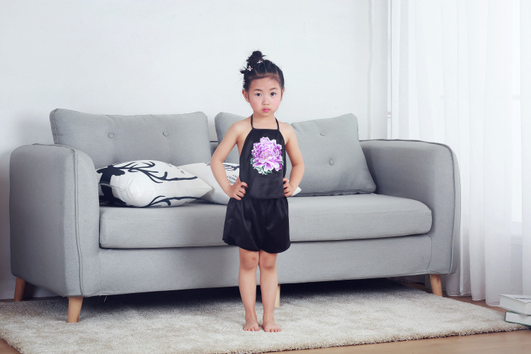 夏季新款套装手工刺绣婴幼儿肚兜 名族风演出服肚兜一件代发批发