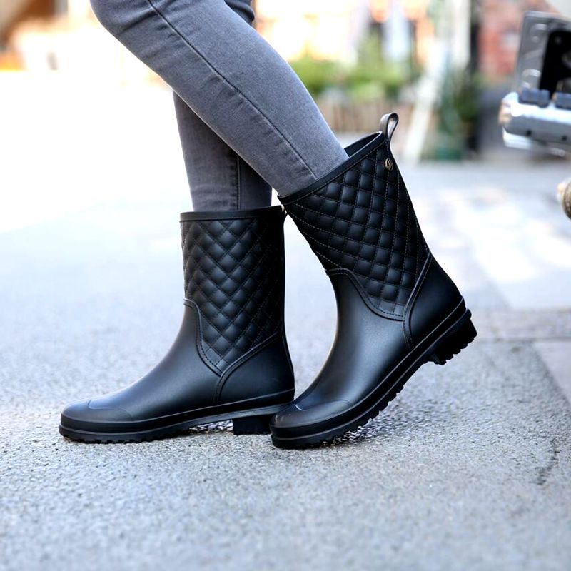厂家批发胶鞋新款格子休闲女靴女式时尚雨鞋水鞋女士中筒成人雨靴