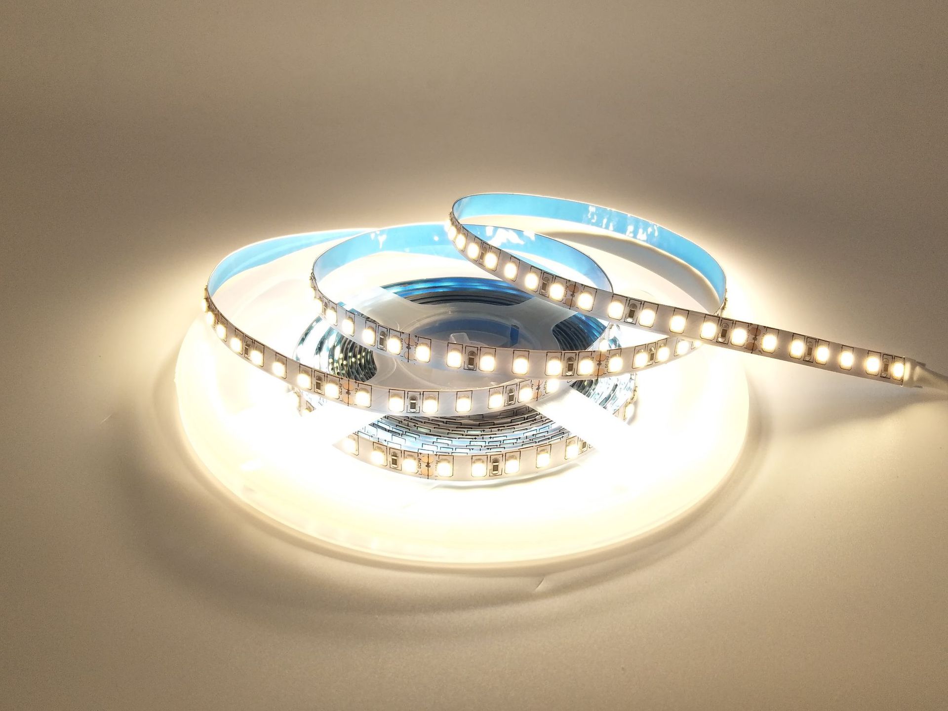 2835灯带 120灯高亮中高端低压灯条 12v/24v 裸板不防水 支持定制